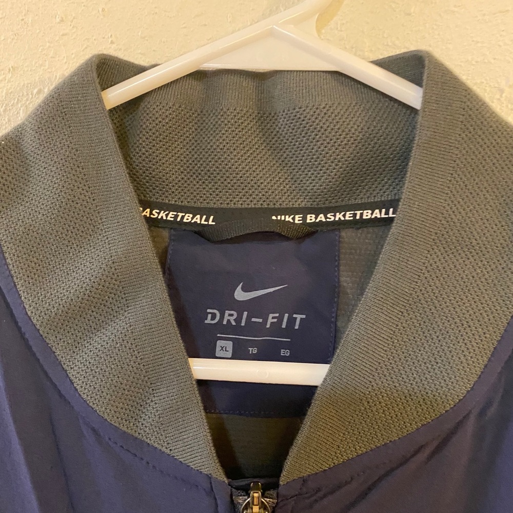 NIKE  JACKET - Picture 2 of 9